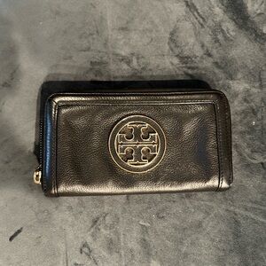 Tory Burch zip wallet